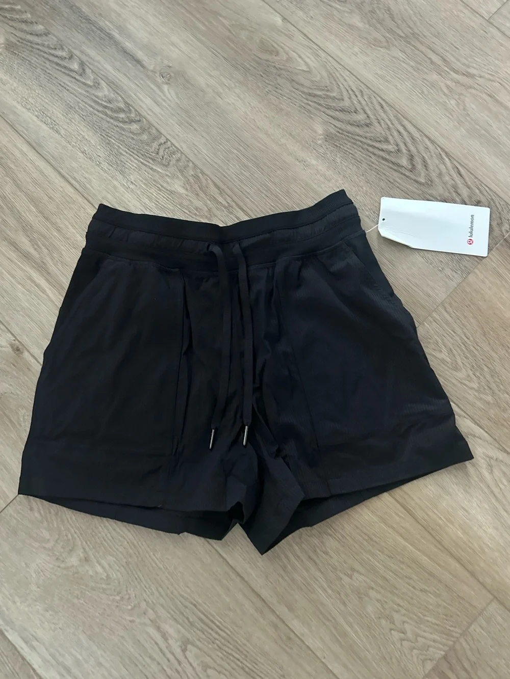 Lululemon dance studio high rise short